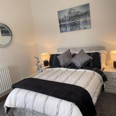 Tollgate House - Luxury Cozy Cottage - Huge Hot Tub - Alton Towers Cheadle (Staffordshire) Exterior foto