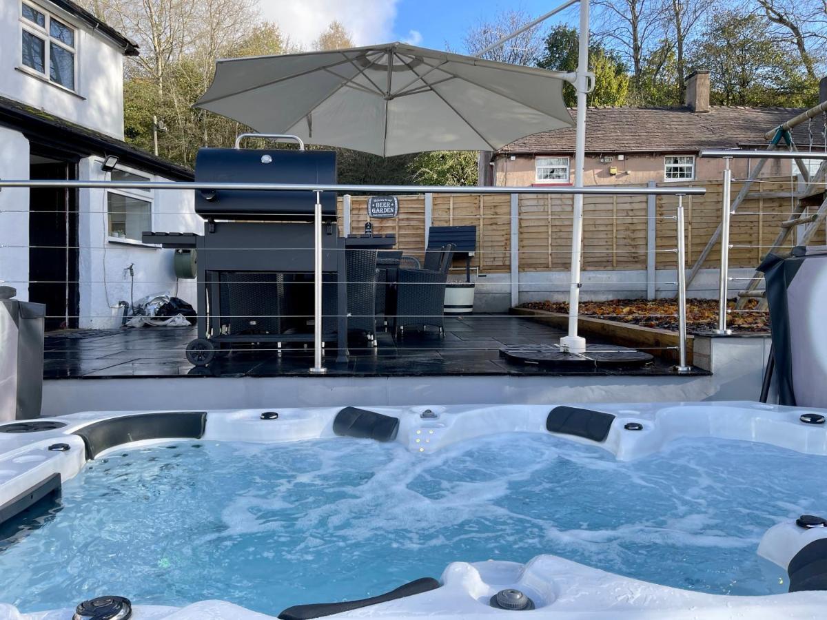 Tollgate House - Luxury Cozy Cottage - Huge Hot Tub - Alton Towers Cheadle (Staffordshire) Exterior foto
