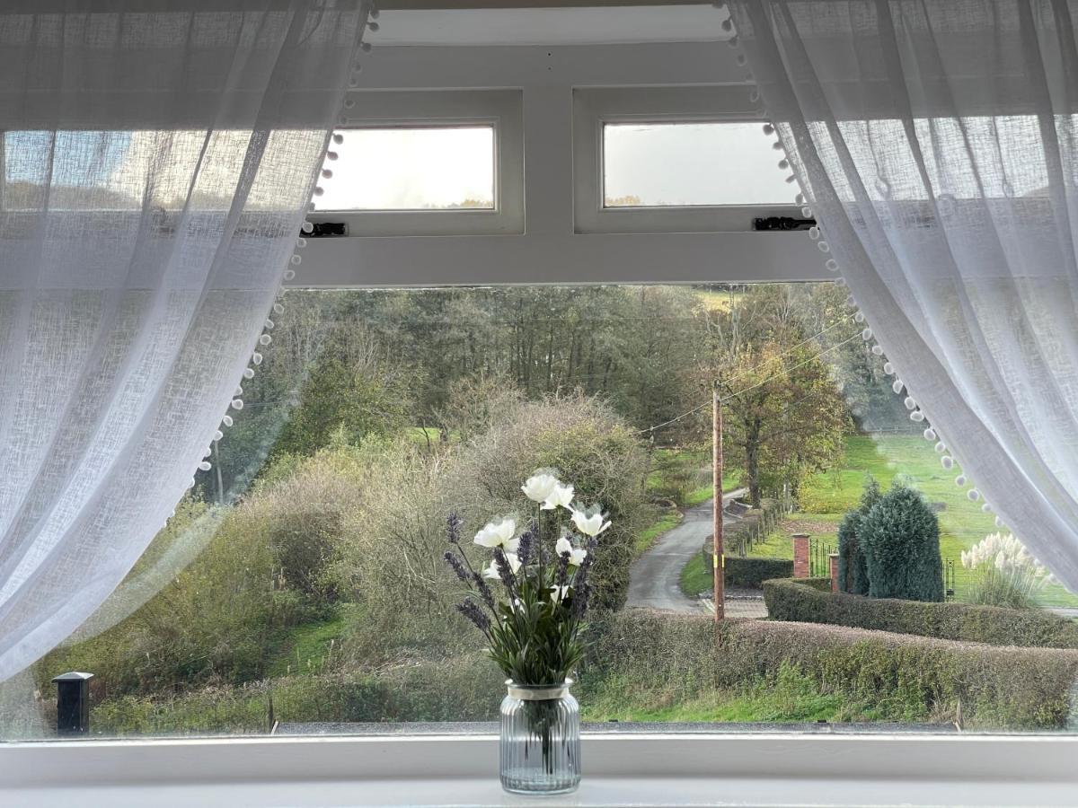 Tollgate House - Luxury Cozy Cottage - Huge Hot Tub - Alton Towers Cheadle (Staffordshire) Exterior foto
